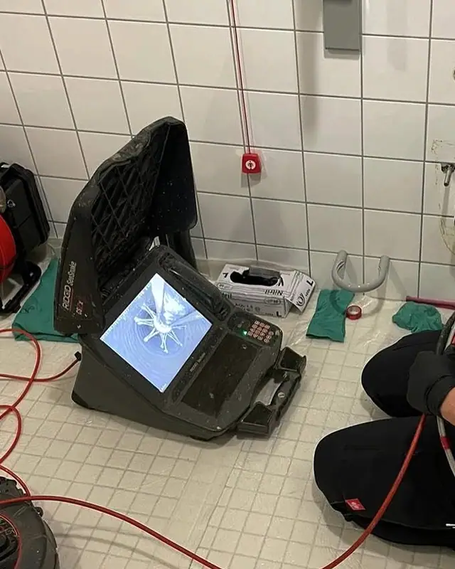 Gruppenfoto des Teams der Infravadis-Gruppe, zu der P&N Kanaltechnik gehört